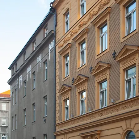 Holandska 36 Prague