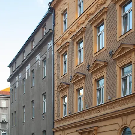 Holandska 36 Prague